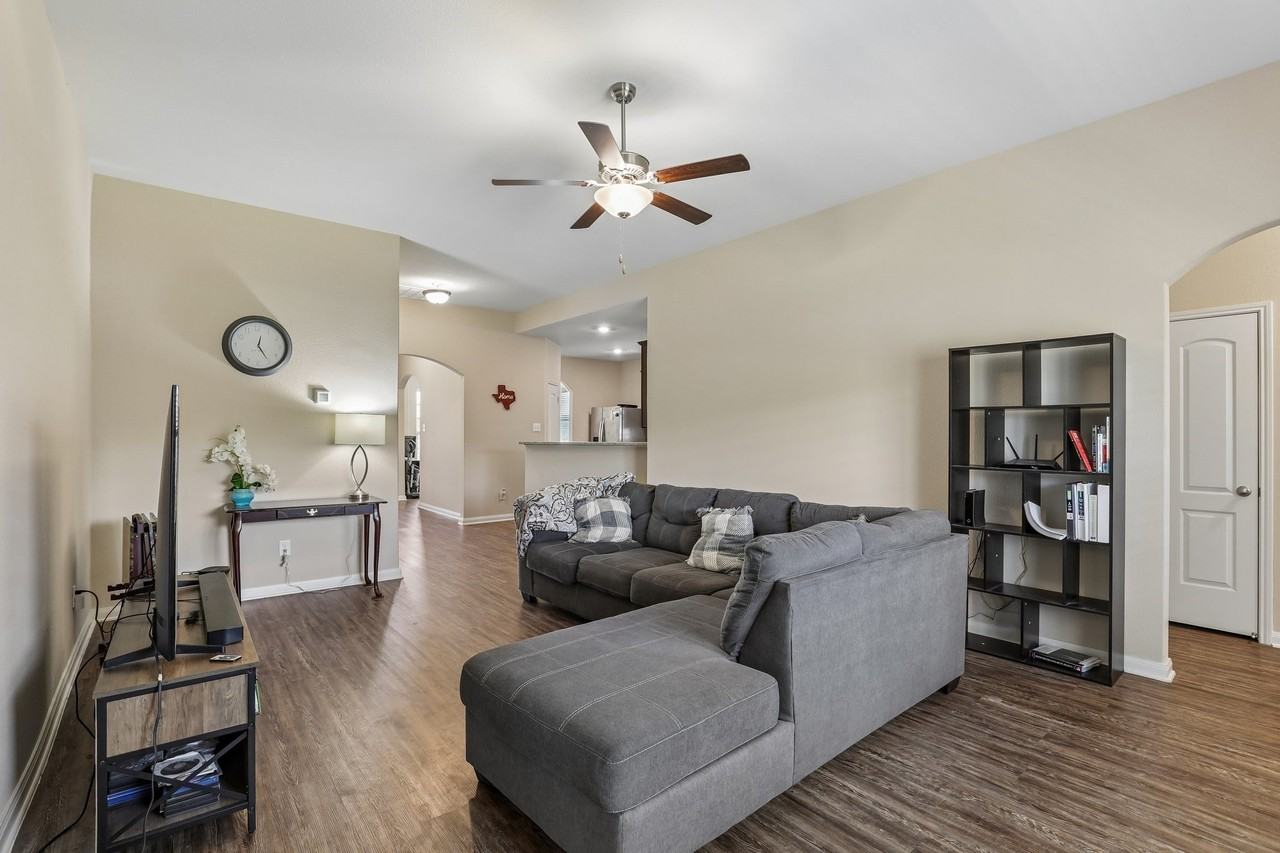 708 Lansman Trl - Photo 5 of 25