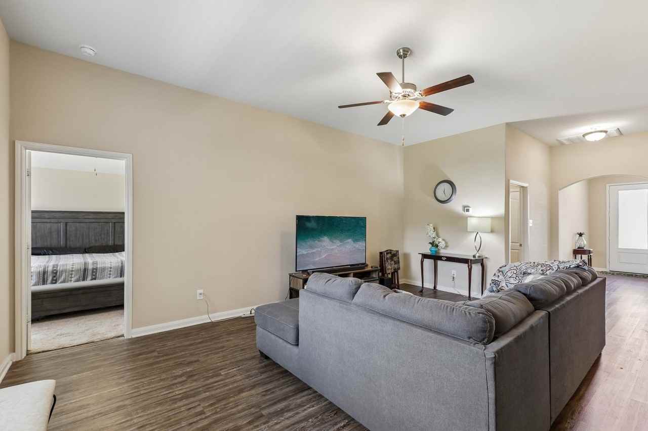 708 Lansman Trl - Photo 7 of 25