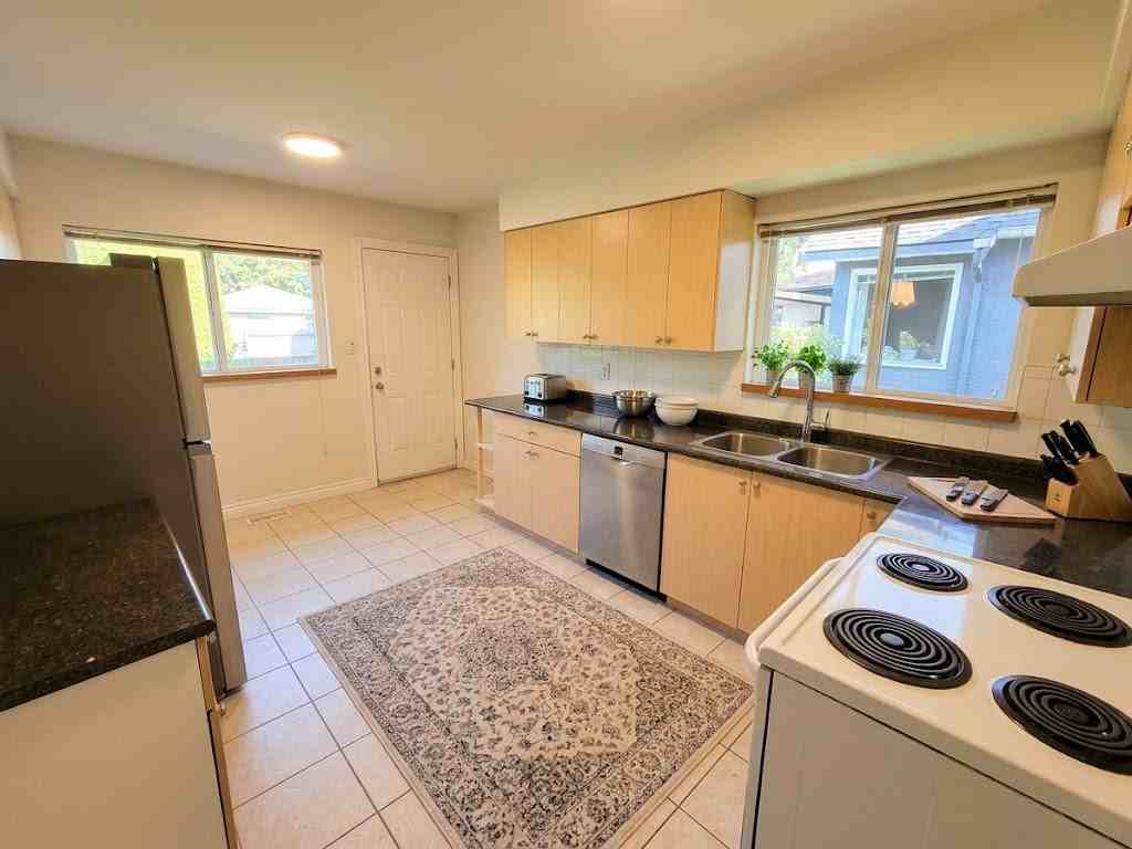 364 5th Street East - Photo 2 of 10