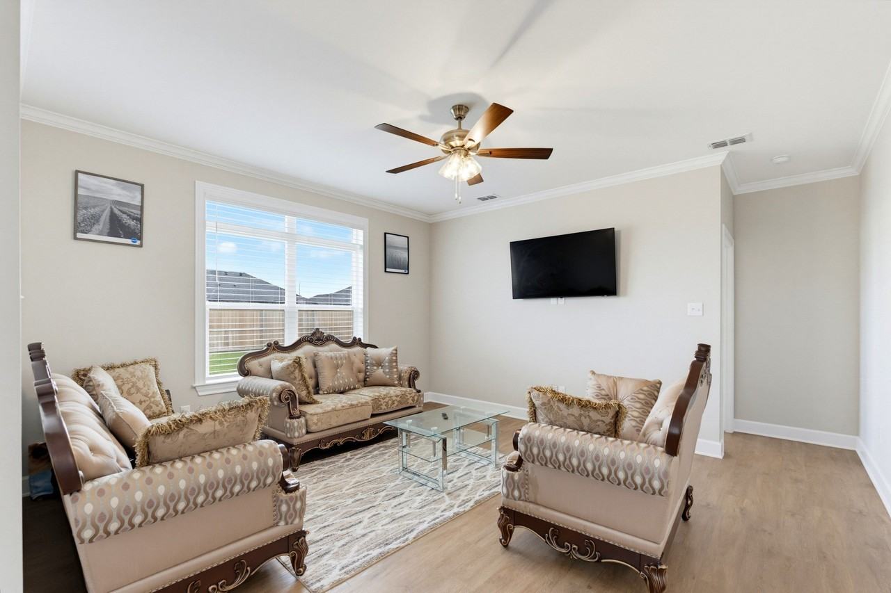 7649 Wildflower Way - Photo 5 of 40