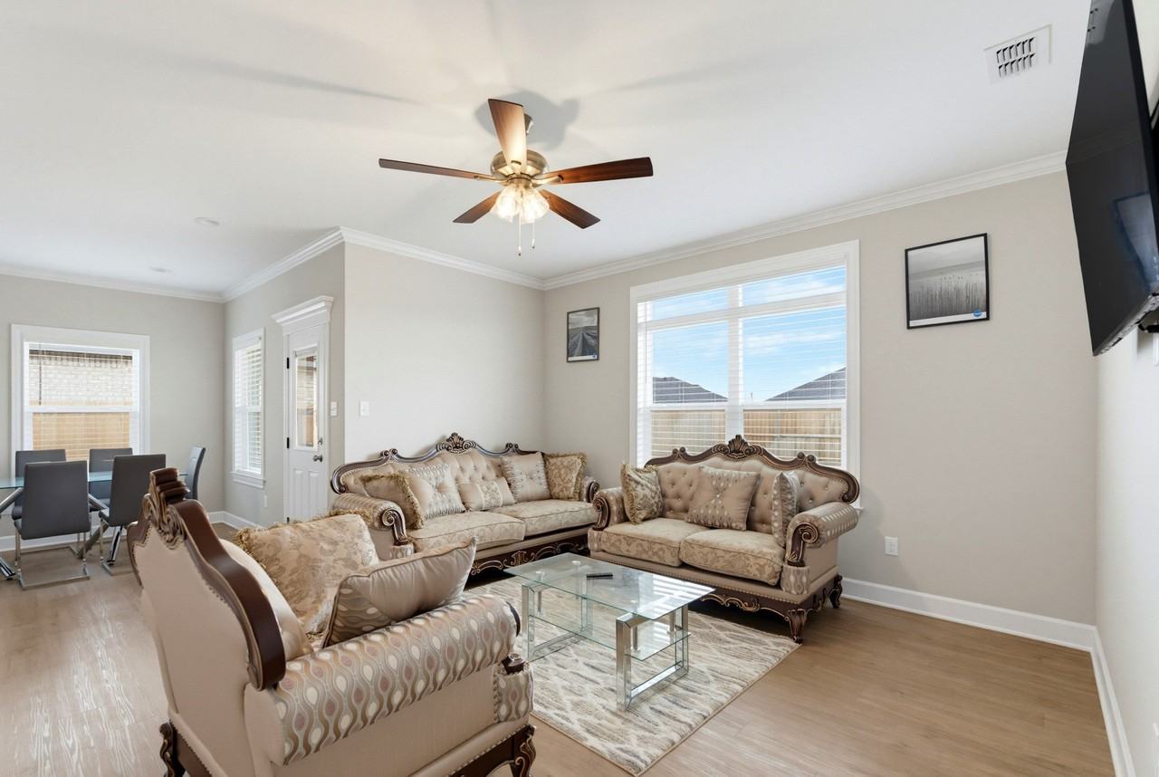 7649 Wildflower Way - Photo 6 of 40
