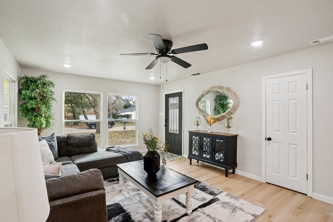 305 Westvue St - Photo 7 of 37