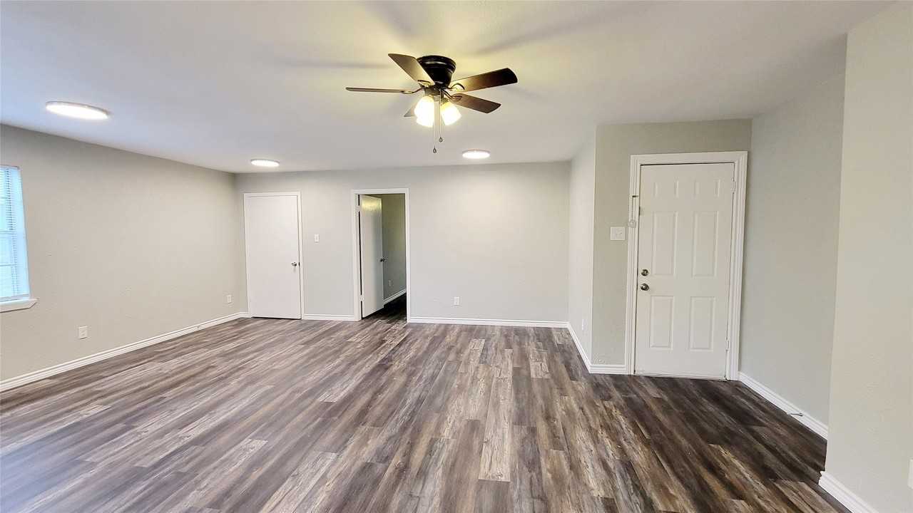 2602 Bliss St - Photo 6 of 21