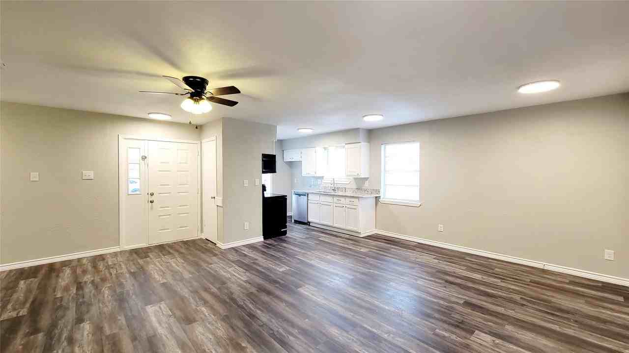 2602 Bliss St - Photo 7 of 21