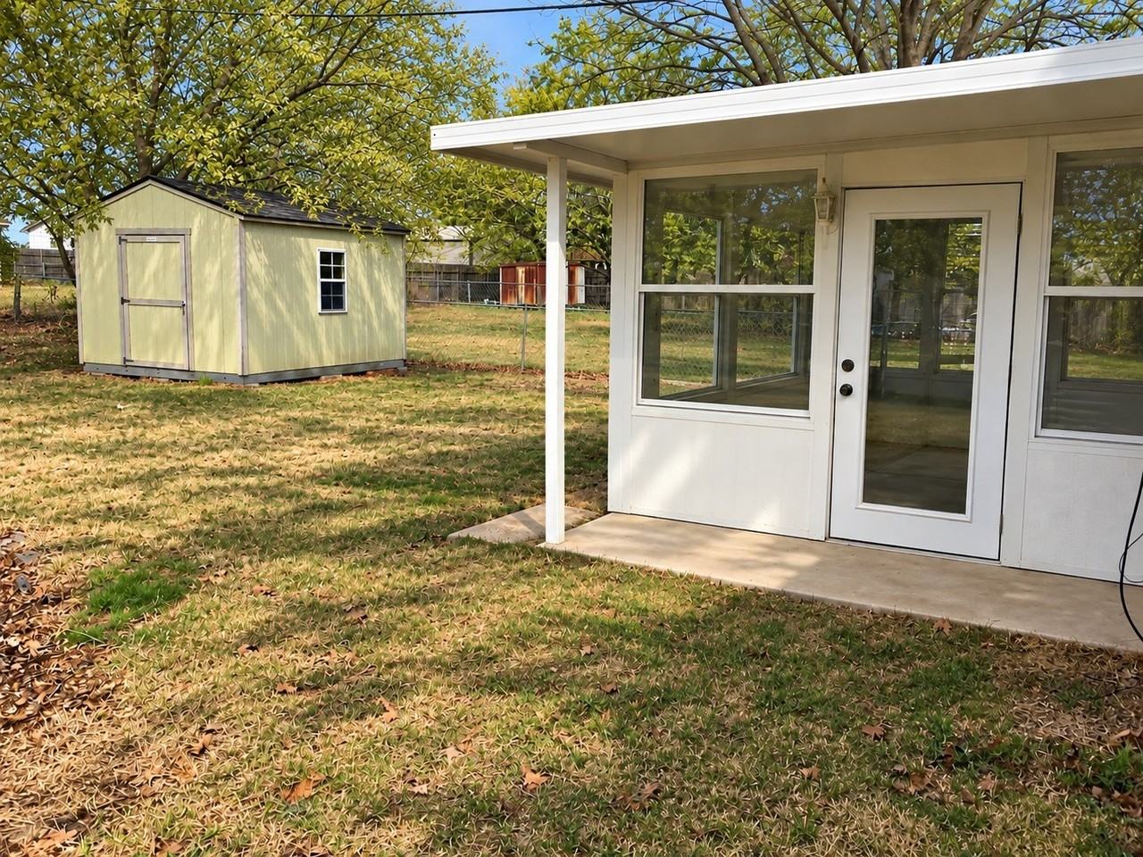804 N Hughes St - Photo 3 of 3
