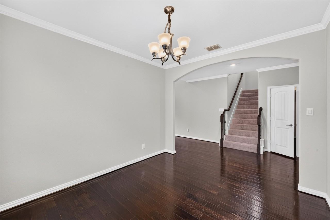 336 Chamberlain Dr - Photo 7 of 40