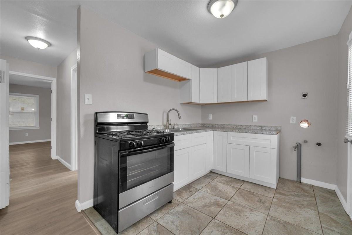 5528 Rickenbacker Pl - Photo 3 of 40