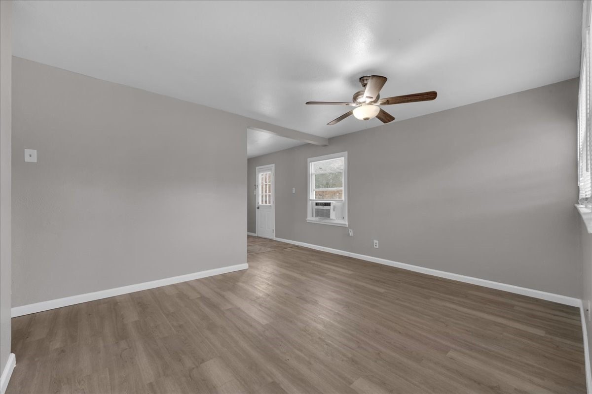 5528 Rickenbacker Pl - Photo 7 of 40