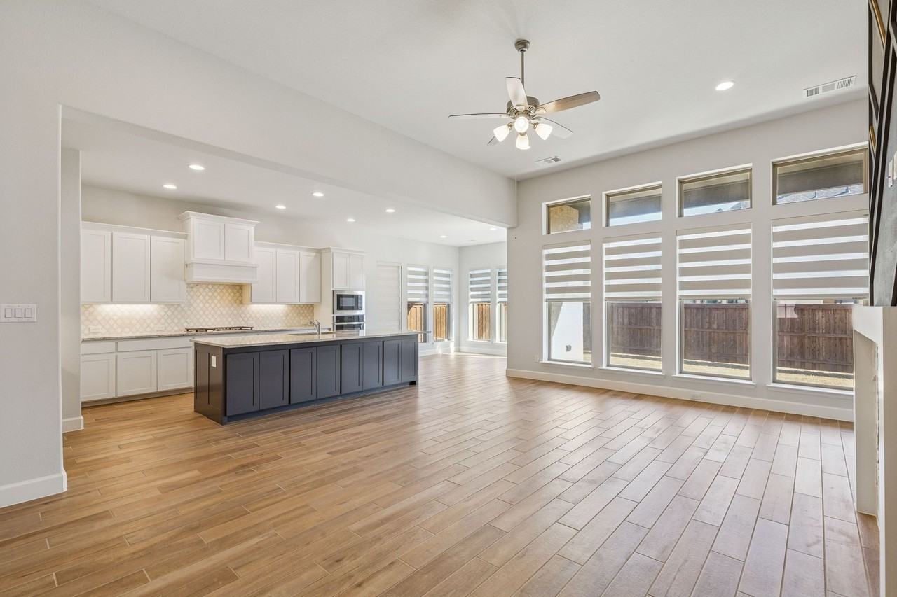 3300 Honey Suckle Ln - Photo 6 of 40