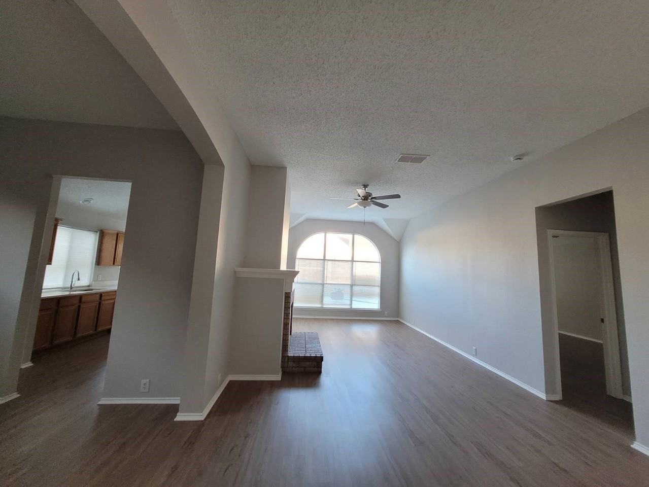 4609 Parkview Ln - Photo 2 of 15