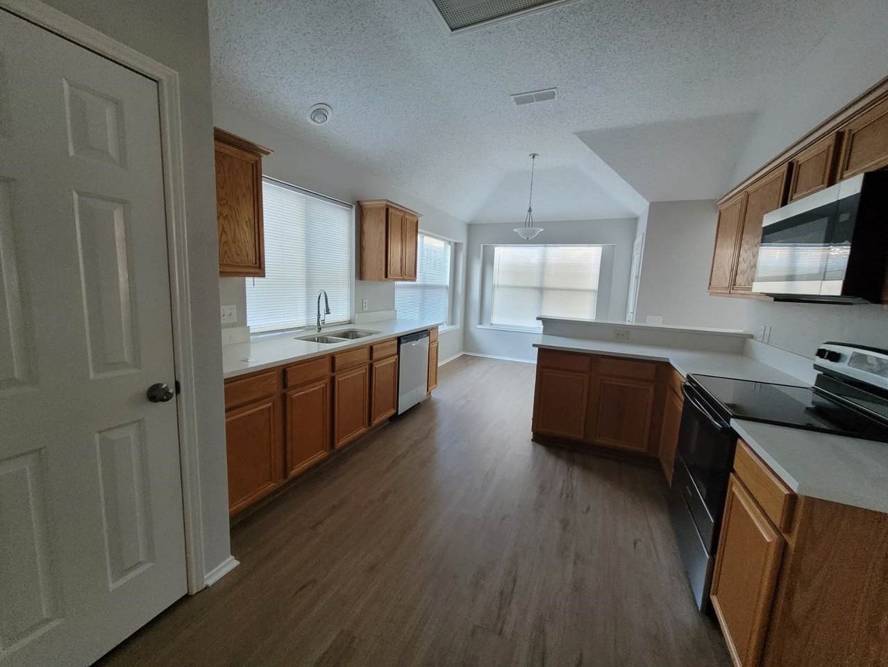 4609 Parkview Ln - Photo 7 of 15