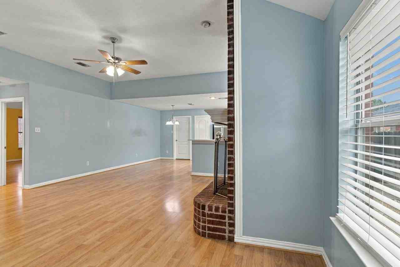 1412 Toplea Dr - Photo 5 of 30