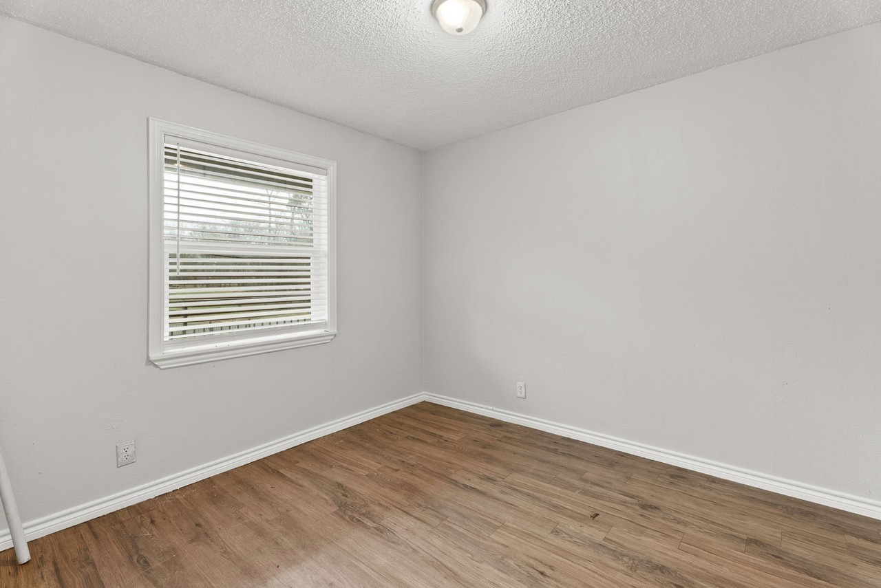 429 Johnson St #7 - Photo 7 of 12