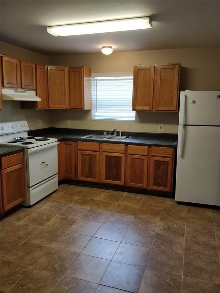 4318 Cicero St - Photo 4 of 12