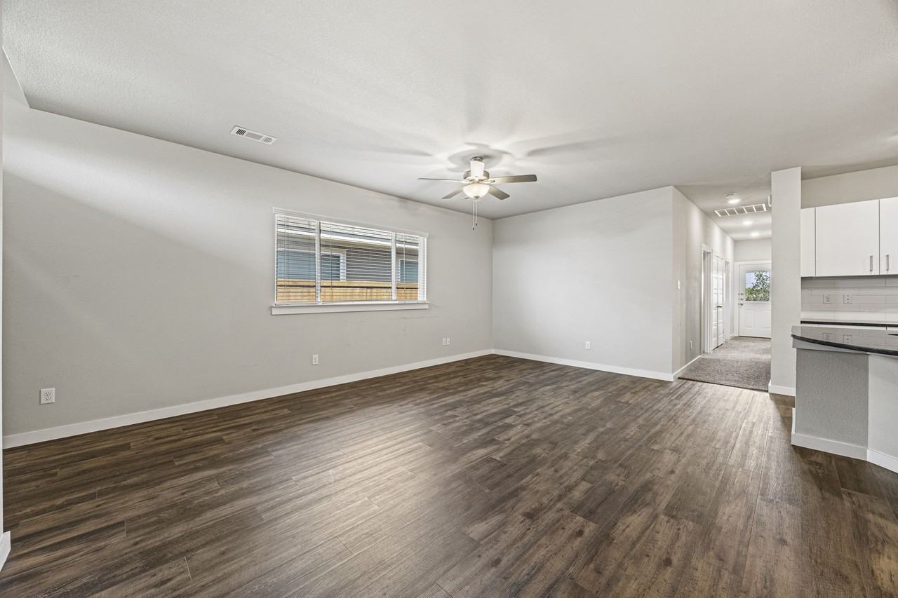 617 Blackland Dr - Photo 6 of 25