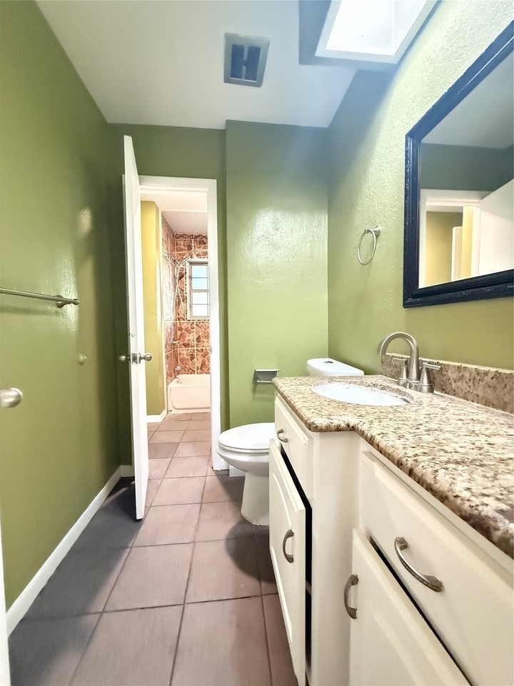 2401 Patricia Ln - Photo 5 of 16