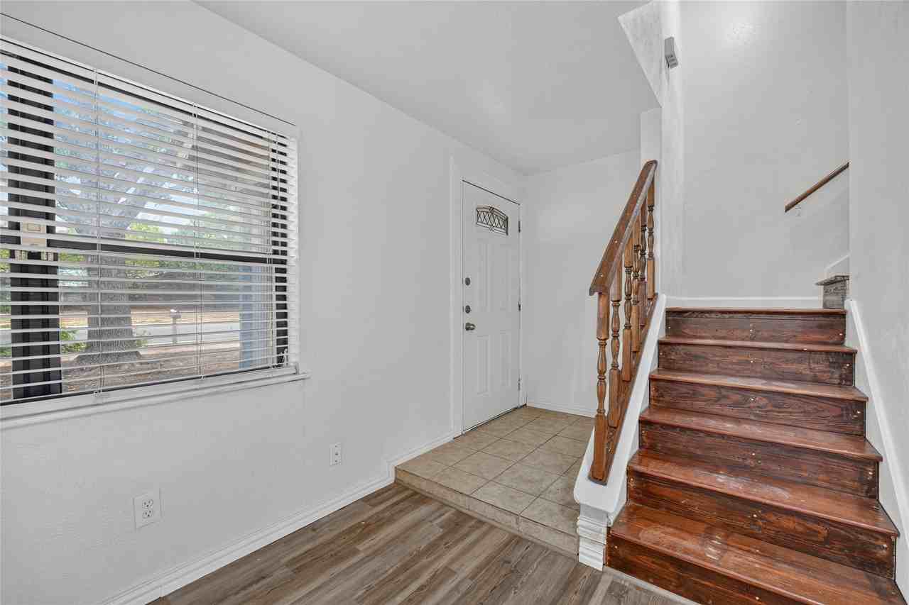 2024 Charleston Dr - Photo 5 of 29