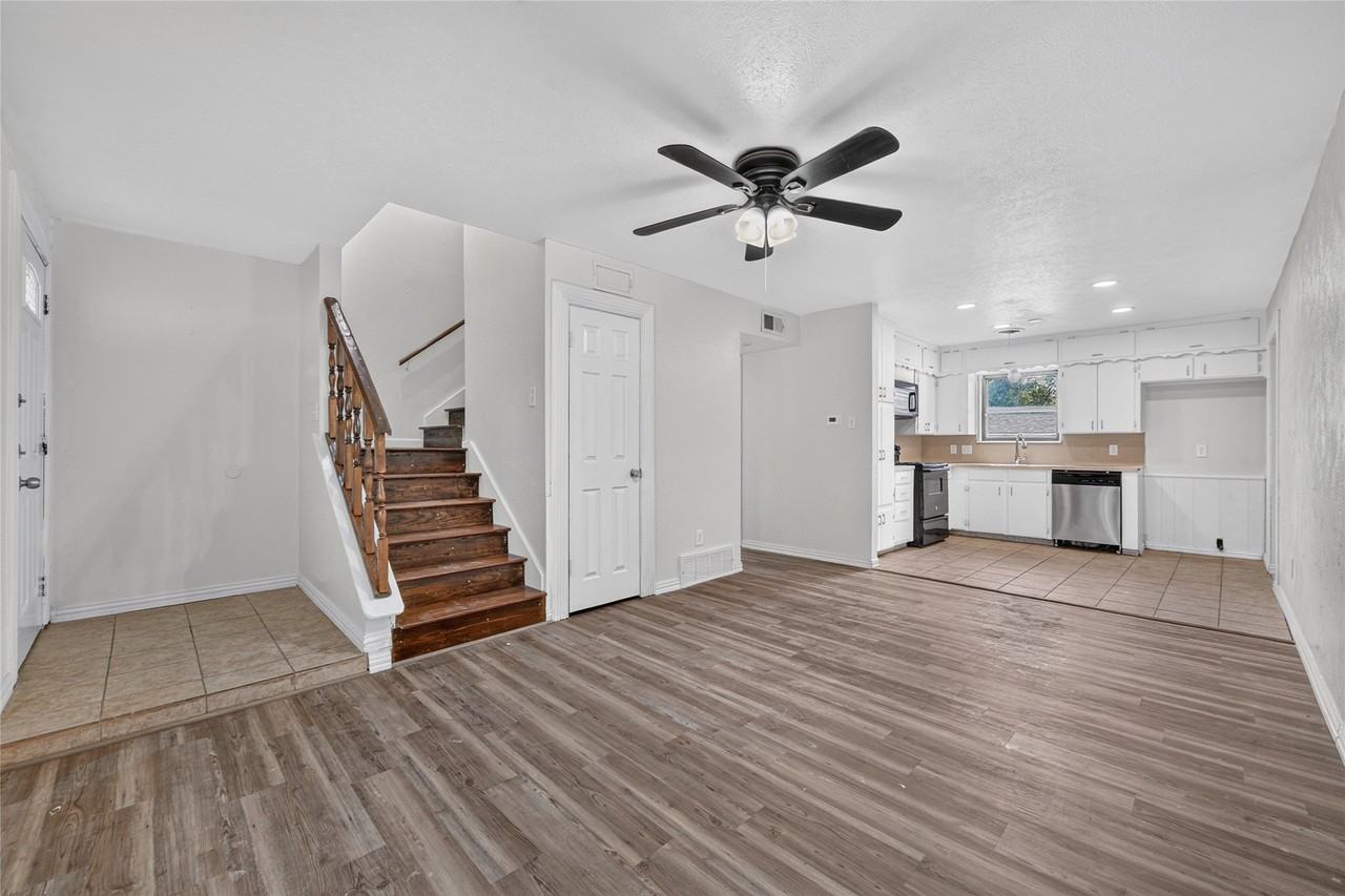 2024 Charleston Dr - Photo 6 of 29