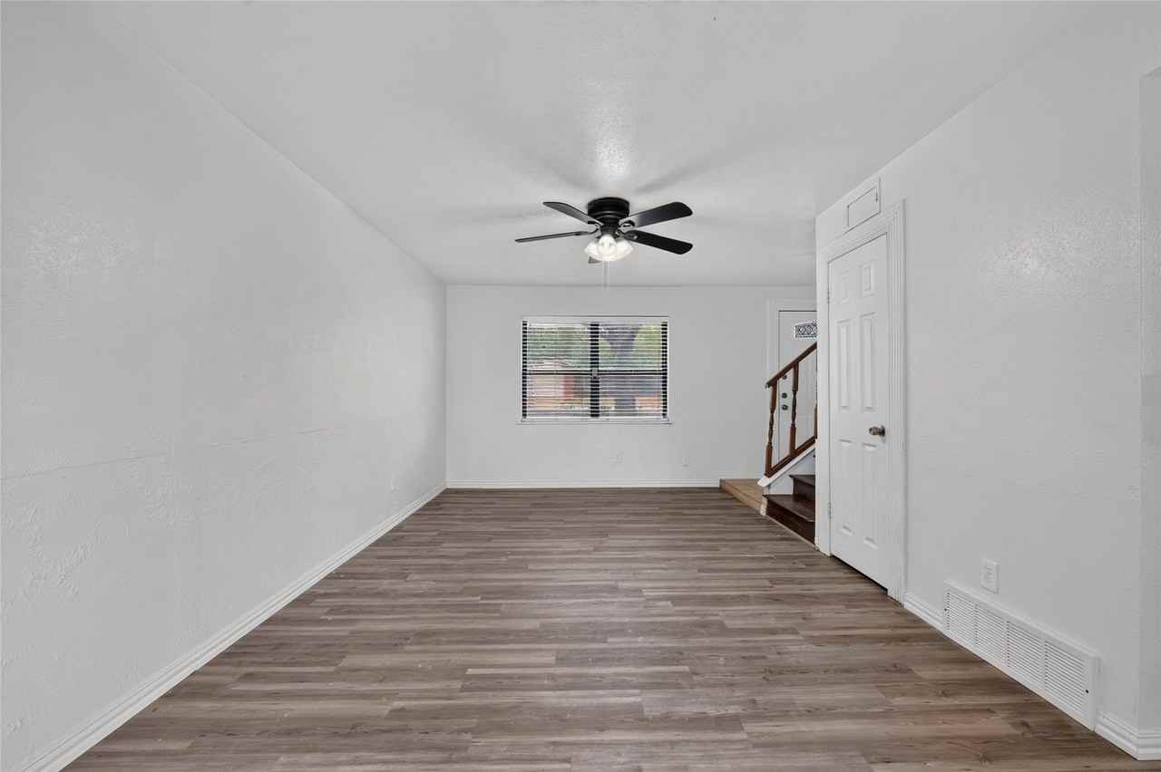 2024 Charleston Dr - Photo 7 of 29