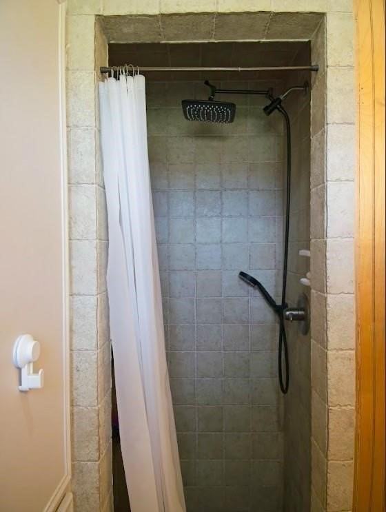 428 Meadow Ln - Photo 4 of 14