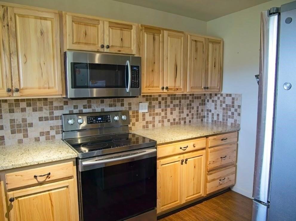 428 Meadow Ln - Photo 6 of 14