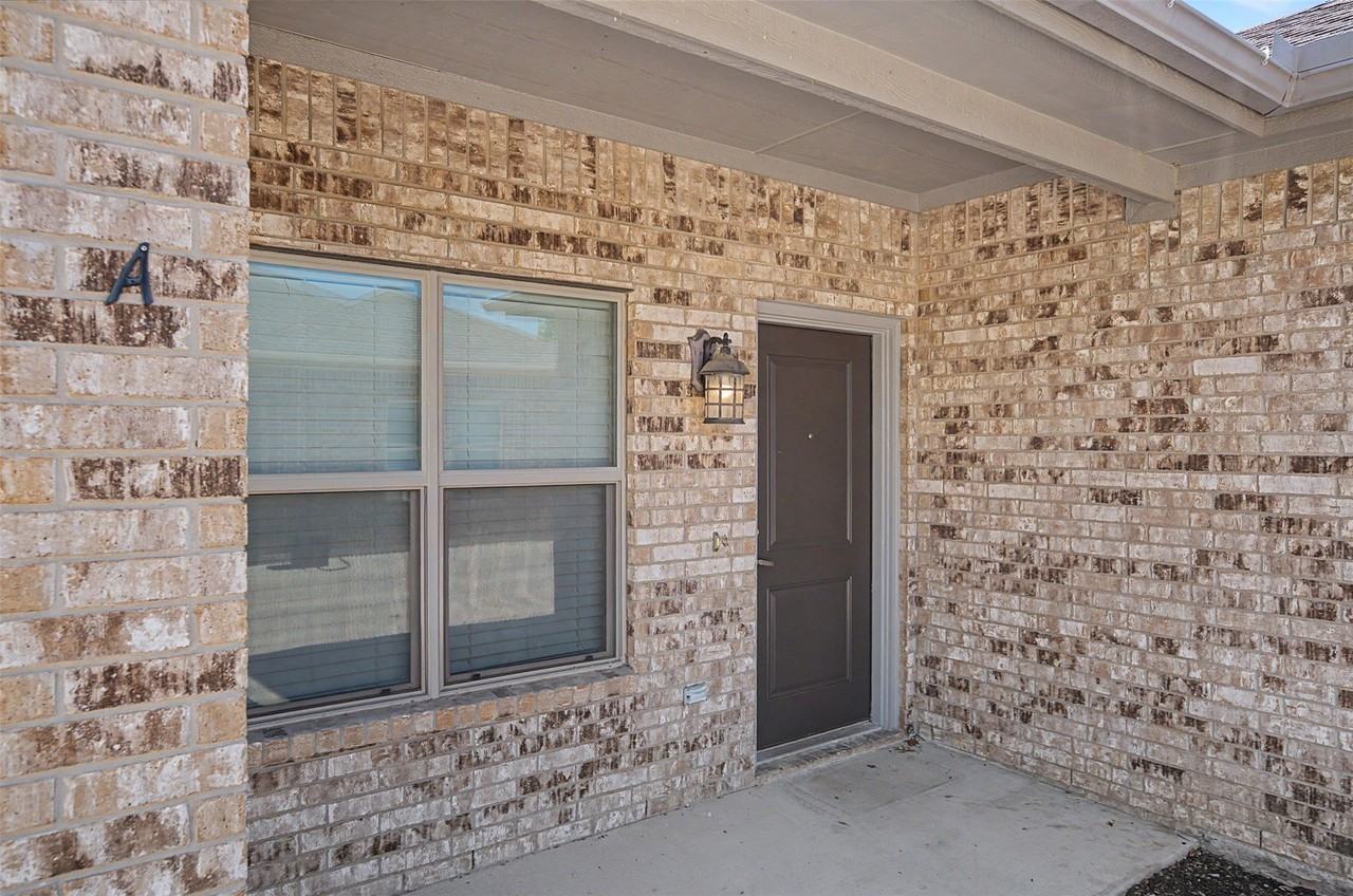 221 Stewart Bend Ct - Photo 3 of 28