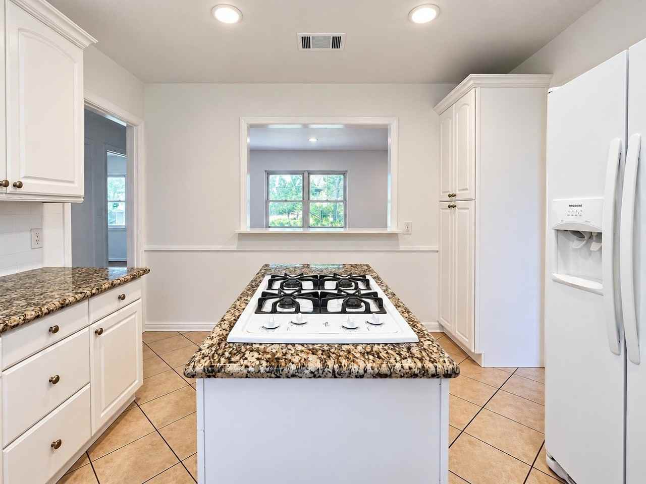 9926 Dresden Dr - Photo 5 of 10