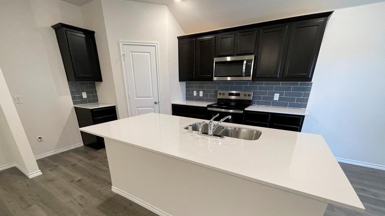 400 Saddle Blanket Dr - Photo 2 of 3