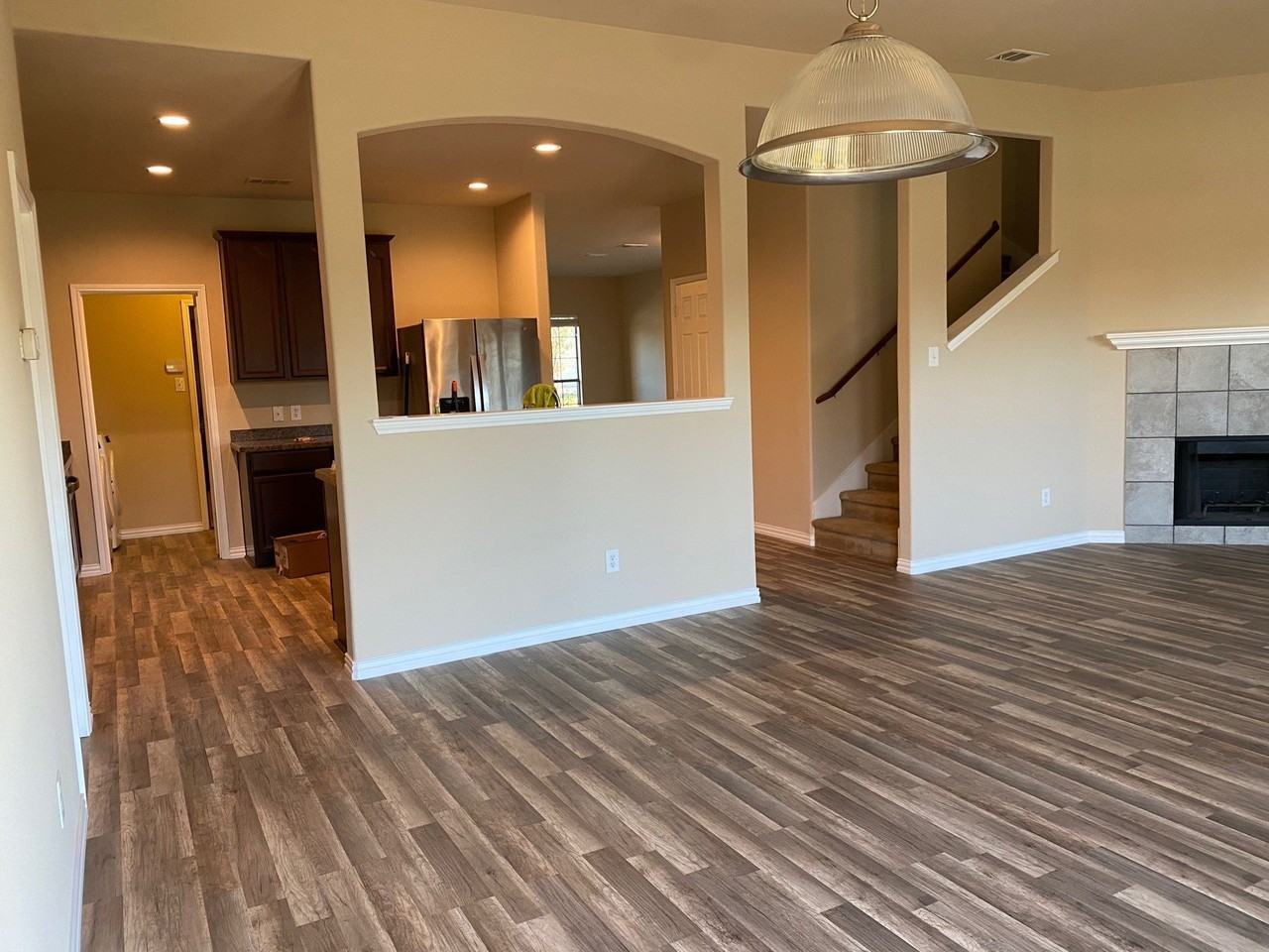1060 Barrington Dr - Photo 2 of 22