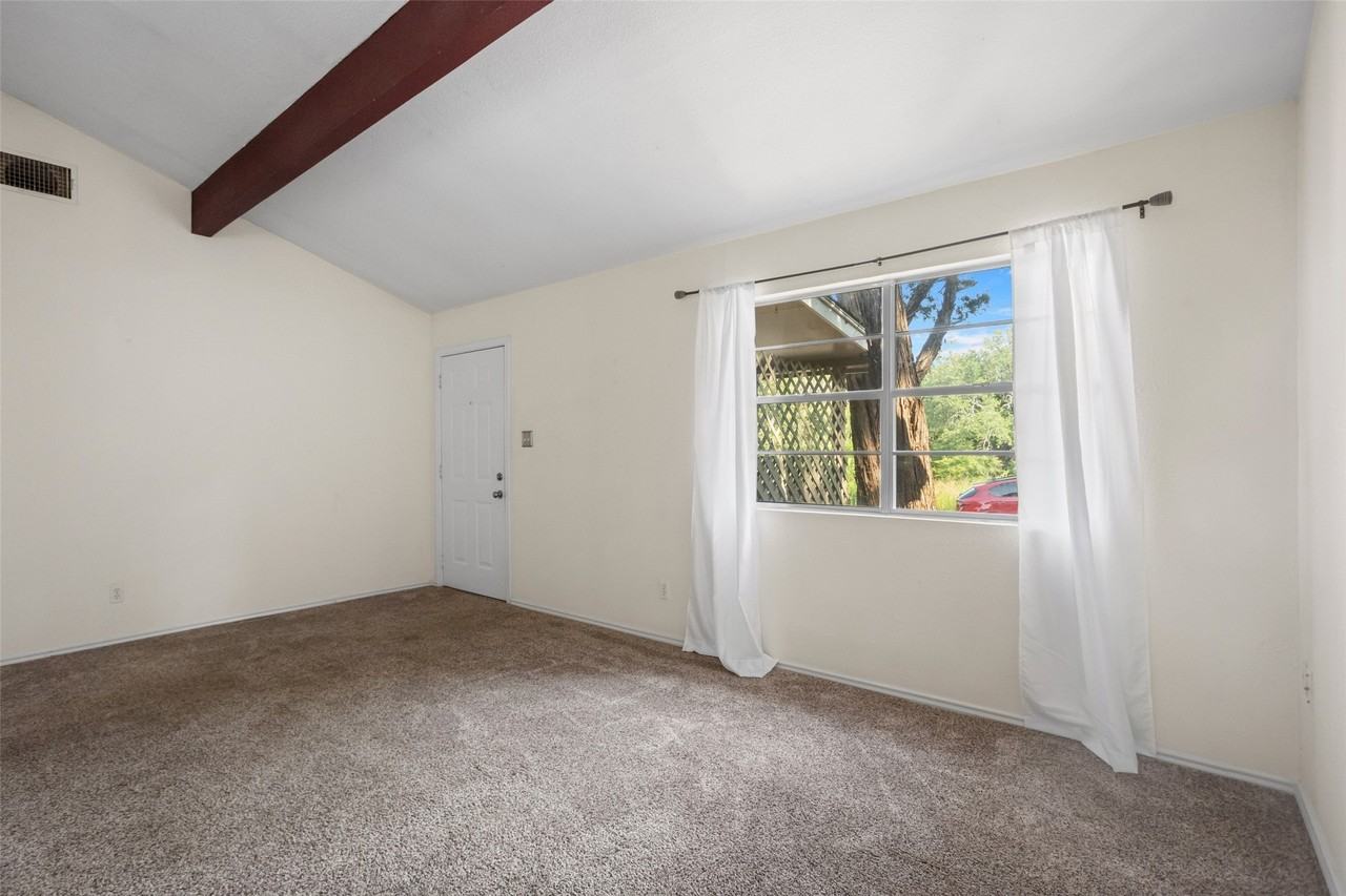 1811 Hidden Valley Rd - Photo 5 of 25