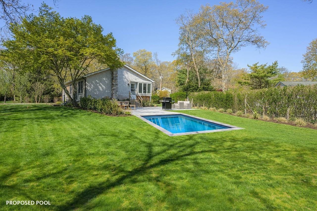 126 Narrow Ln