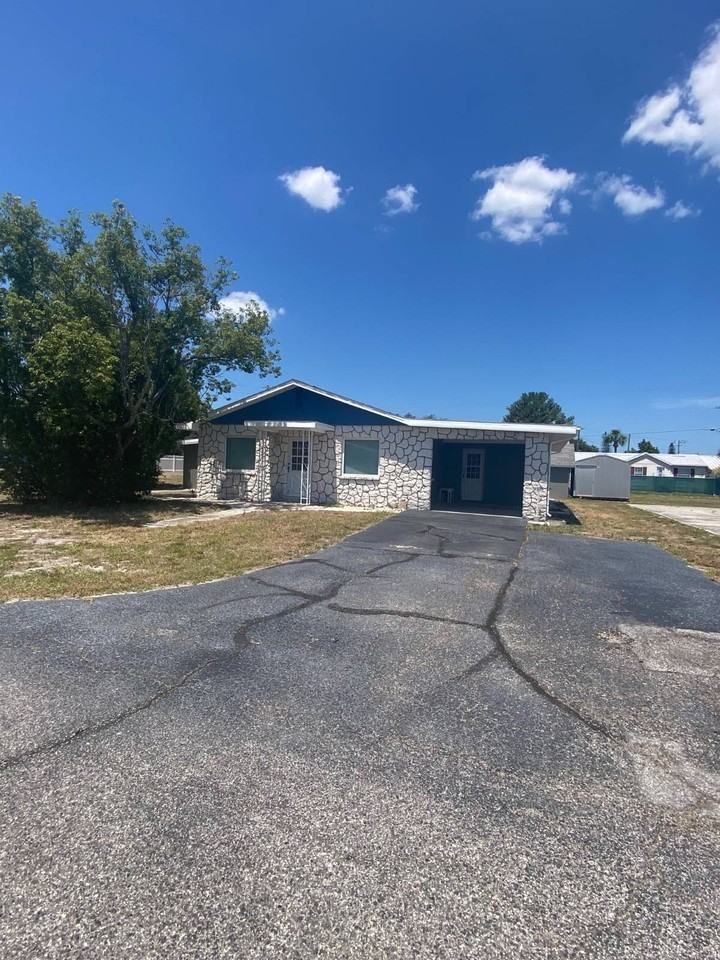 1505 Gulf City Rd - Photo 3 of 19