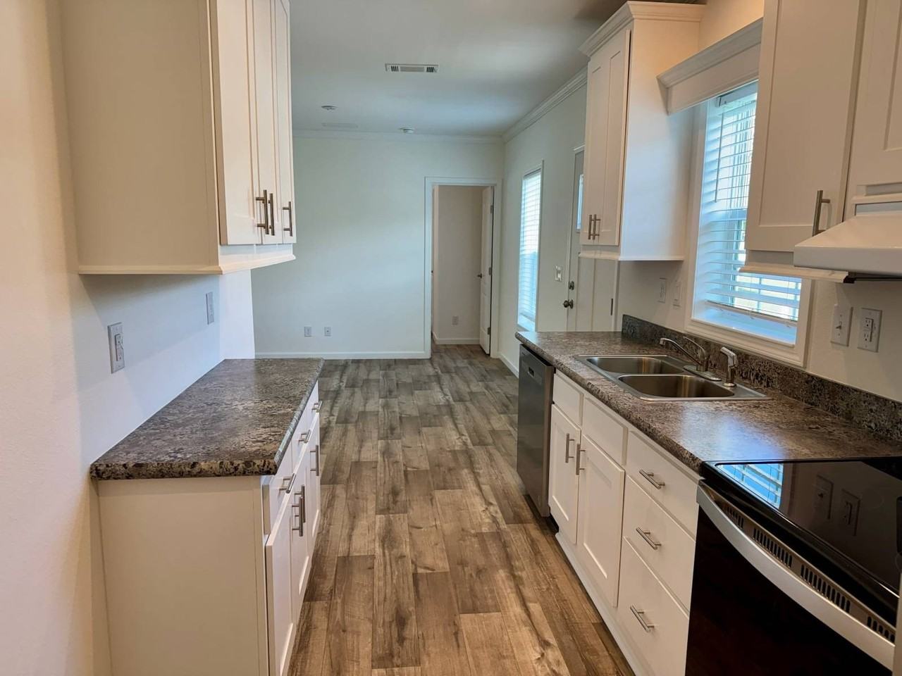 956 N Colonial Cir - Photo 6 of 19