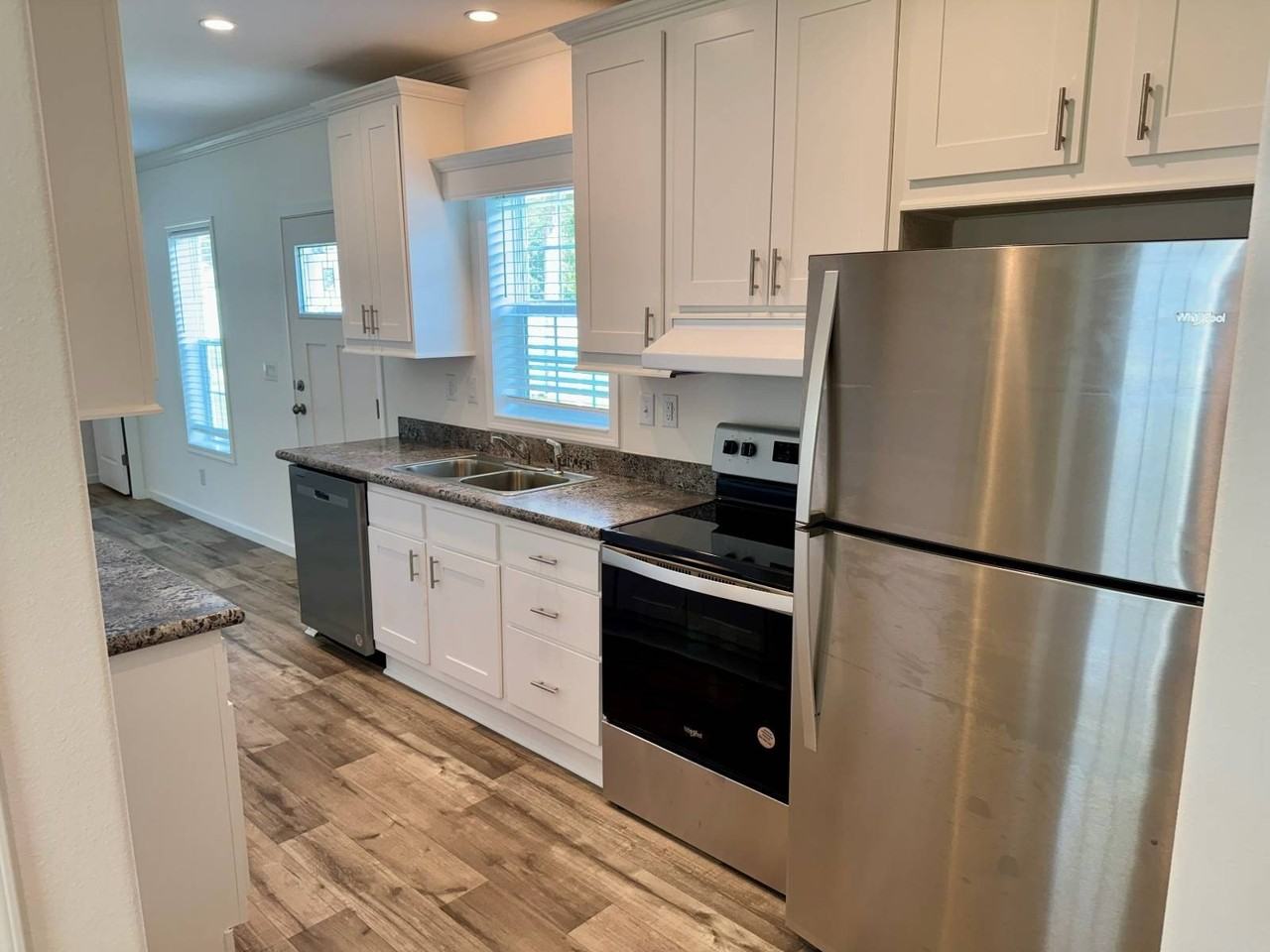 956 N Colonial Cir - Photo 7 of 19