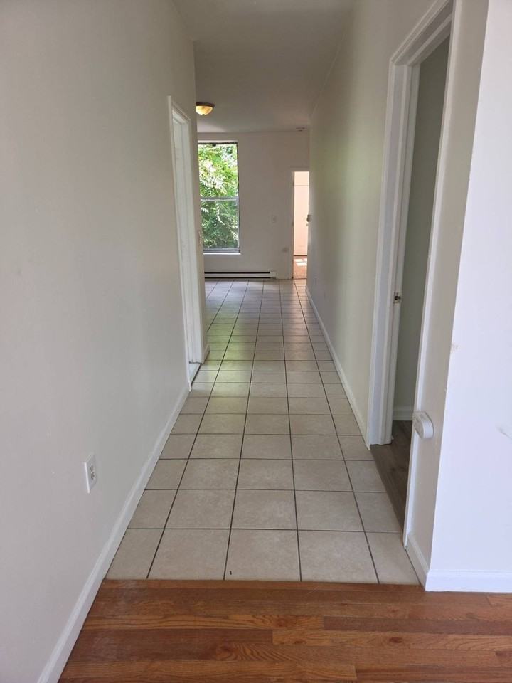 536 N Pearl St - Photo 2 of 10
