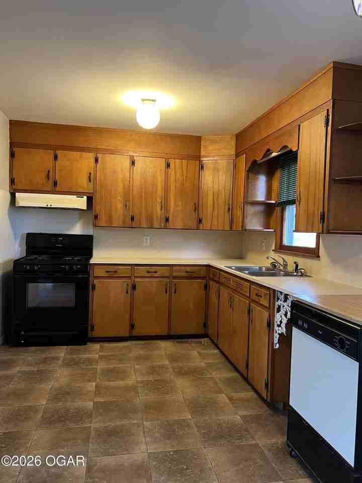 1416 New Hampshire Ave - Photo 7 of 8