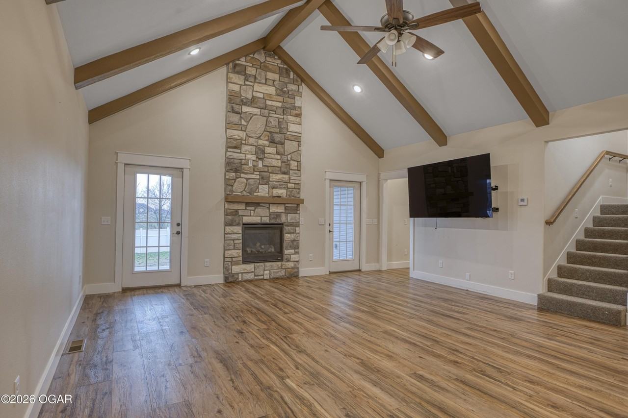 2224 W 26th St - Photo 4 of 25