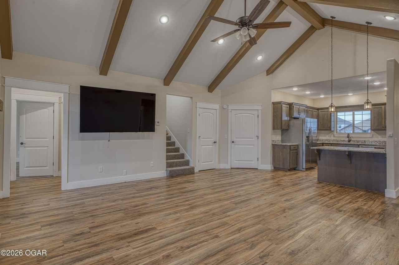 2224 W 26th St - Photo 6 of 25
