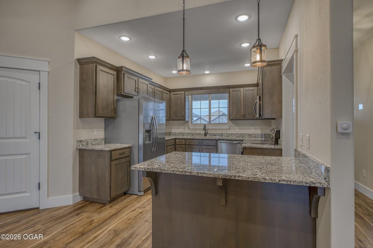 2224 W 26th St - Photo 7 of 25