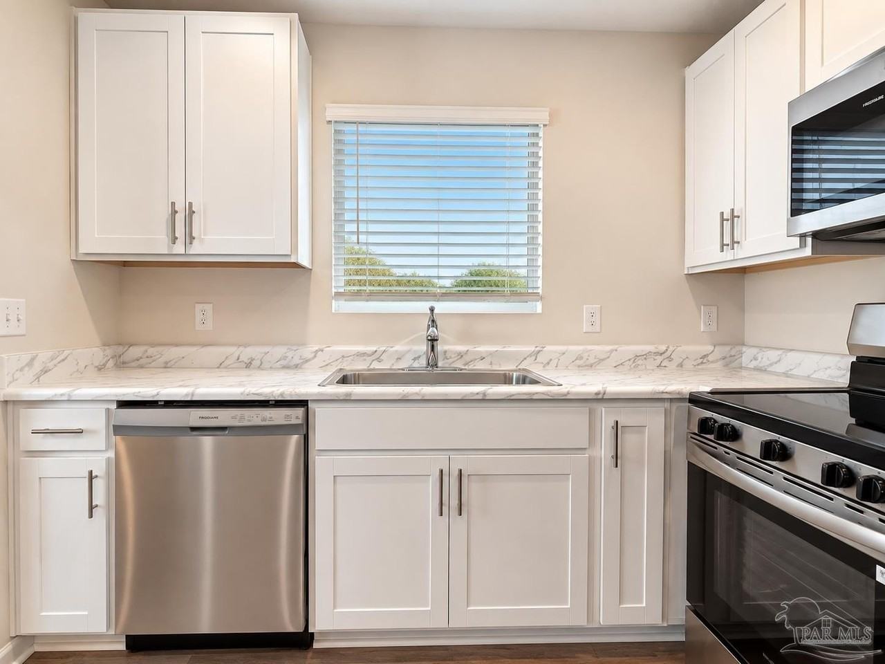 6549 Firefly Dr - Photo 5 of 18