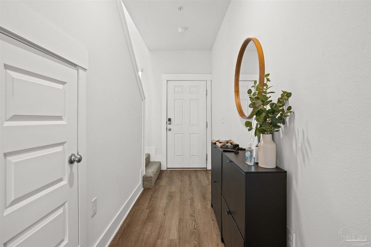 1586 Iroquois Ct - Photo 4 of 35