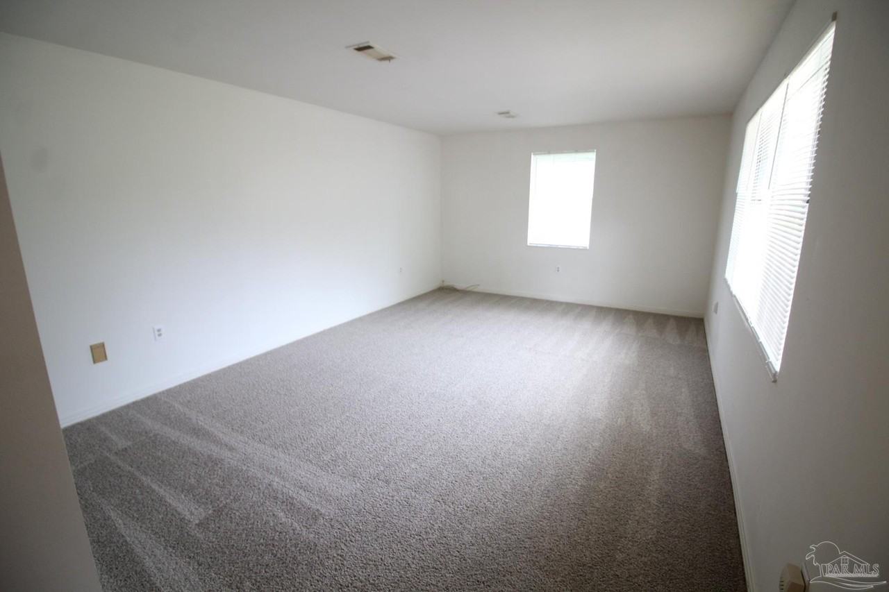 510 N 70th Ave - Photo 2 of 17