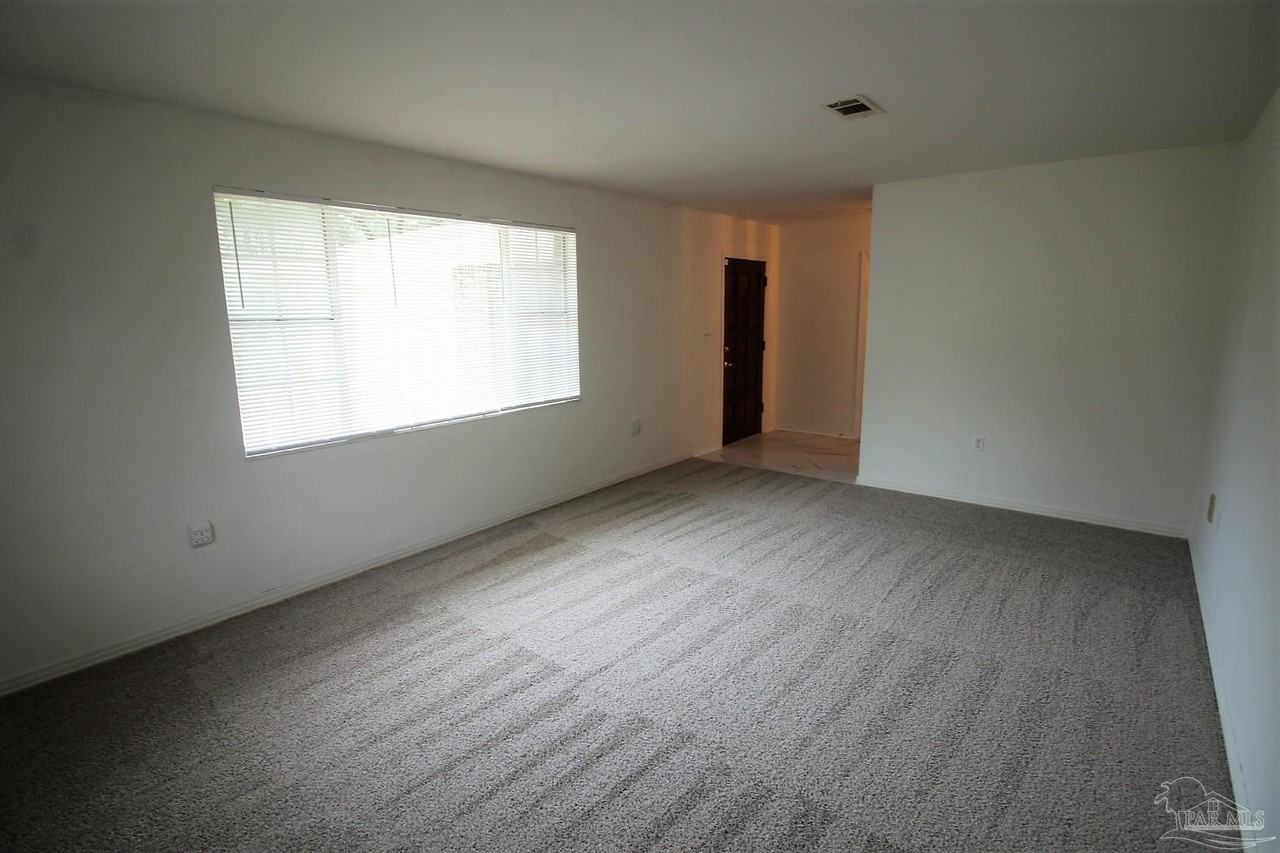 510 N 70th Ave - Photo 3 of 17