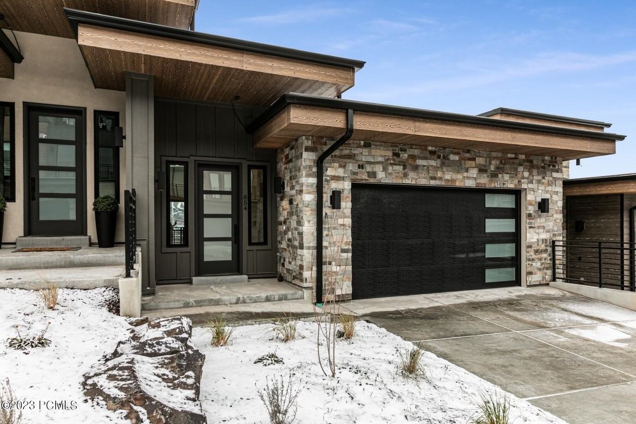 854 E Klaim Dr - Photo 3 of 33
