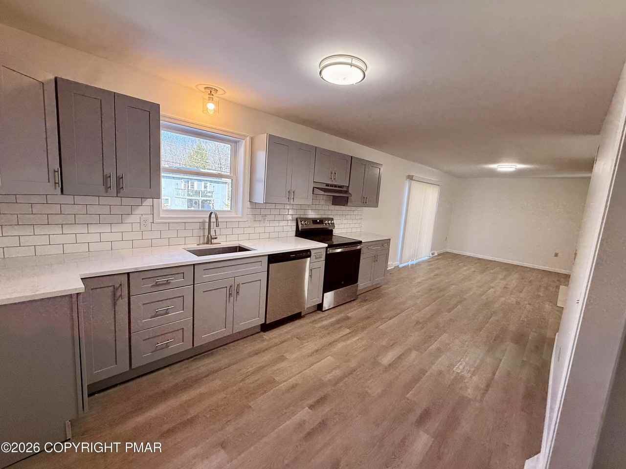 1300 Cambell Way - Photo 6 of 28