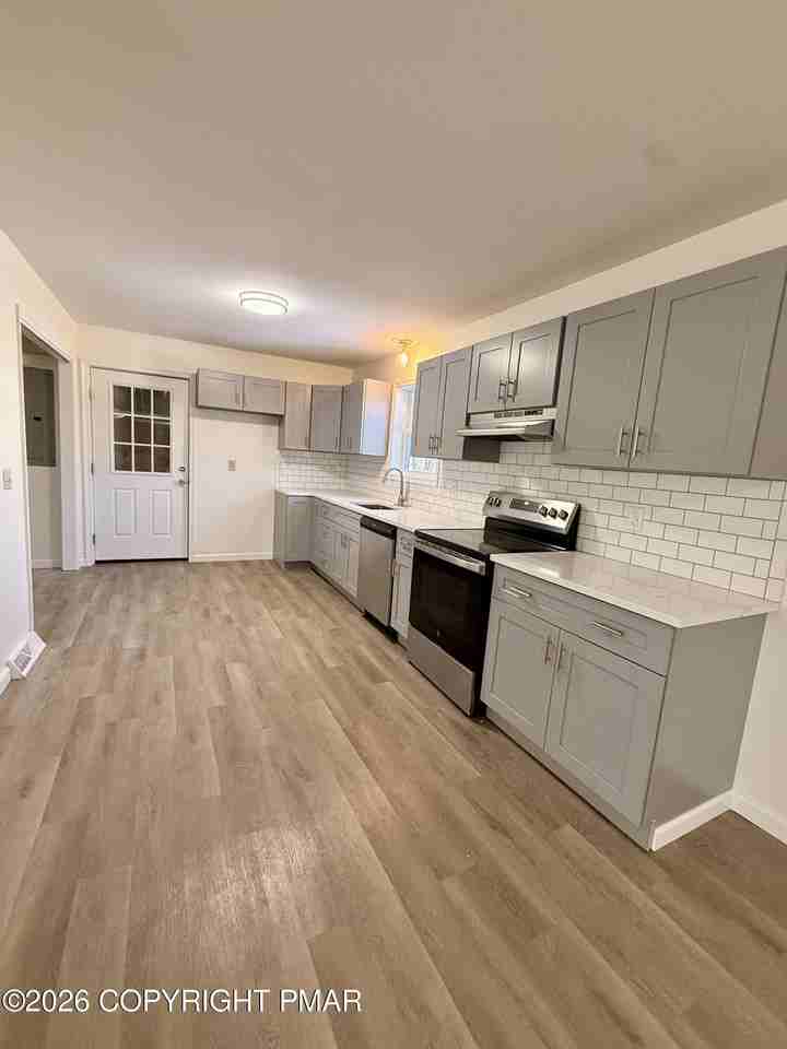 1300 Cambell Way - Photo 7 of 28