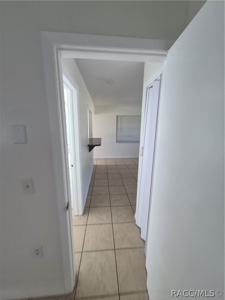 11 S Barbour St - Photo 6 of 17