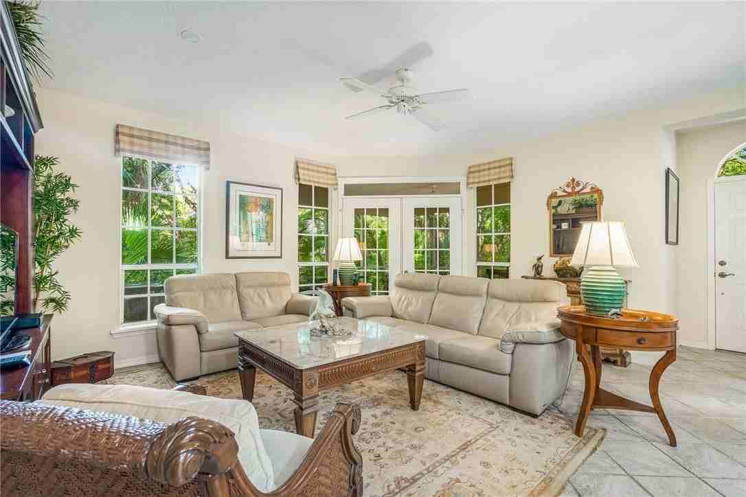 1385 Winding Oaks Cir W #702 - Photo 3 of 36