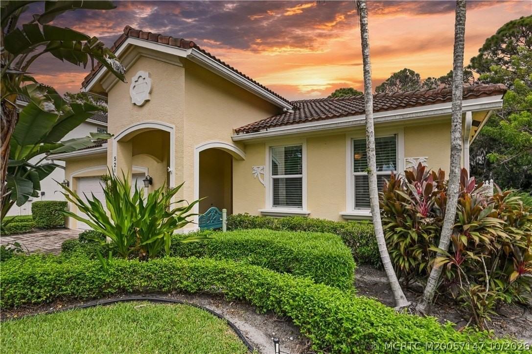 521 Ne Abaca Way - Photo 2 of 42