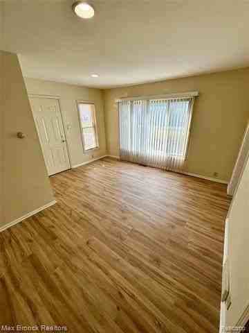 368 S Wing St - Photo 5 of 19